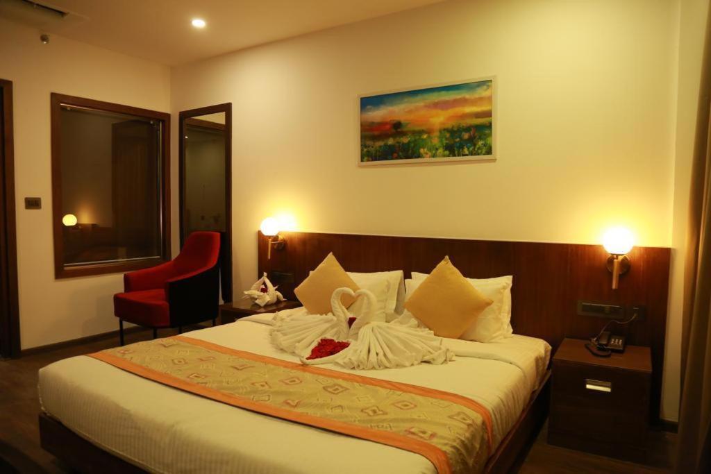 Sky Penta Residency Hotel Iritti Екстериор снимка